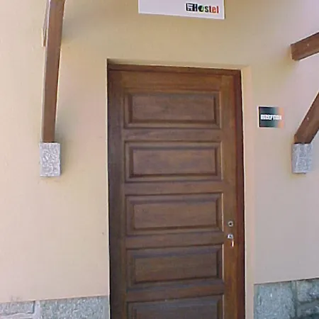 Stone Farm Hostel *